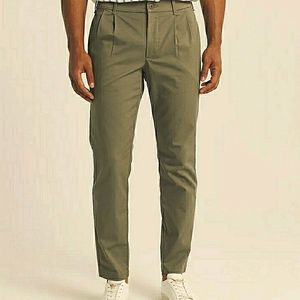 Men's Pleated Skinny Taper Chinos